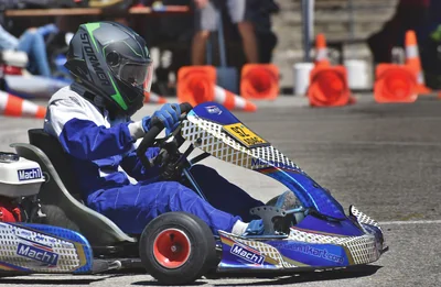 Découvrez l'histoire du karting : de la piste à la passion en 2026