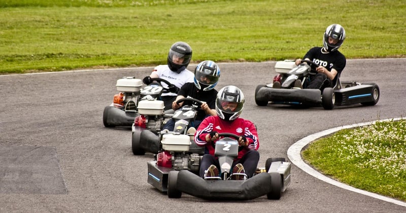 Kart de location ou de compétition : quelle est la vraie différence ?