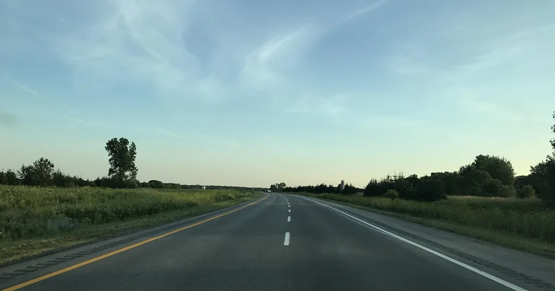 Route ouverte et piste : deux univers à ne jamais mélanger